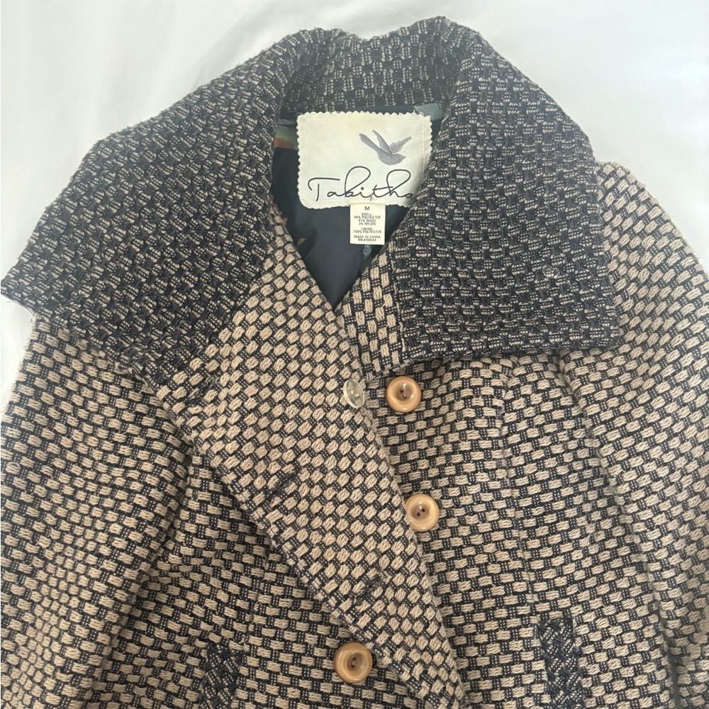 Adorable cropped coat, perfect for fall!